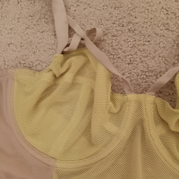 Wolf & Whistle Neon Yellow/Green Mesh Bra with Cutouts 30F - Picture 4 of 6